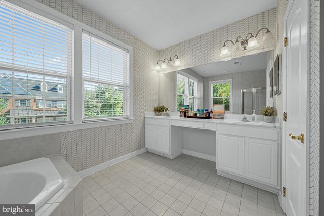 42654 FRONTIER DR, Brambleton, VA 20148