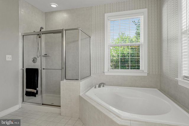 42654 FRONTIER DR, Brambleton, VA 20148