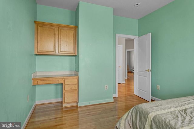 42654 FRONTIER DR, Brambleton, VA 20148