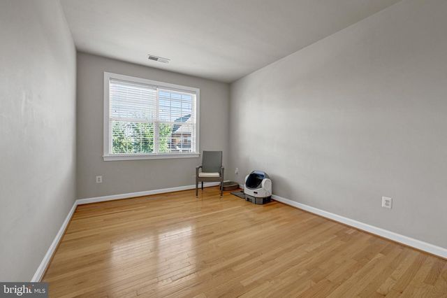 42654 FRONTIER DR, Brambleton, VA 20148