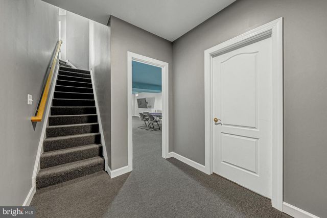 42654 FRONTIER DR, Brambleton, VA 20148