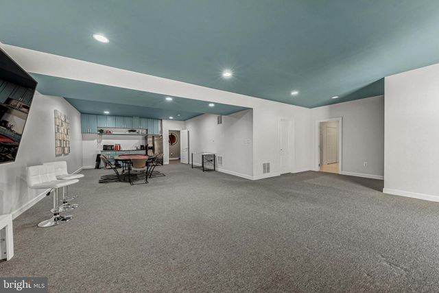 42654 FRONTIER DR, Brambleton, VA 20148