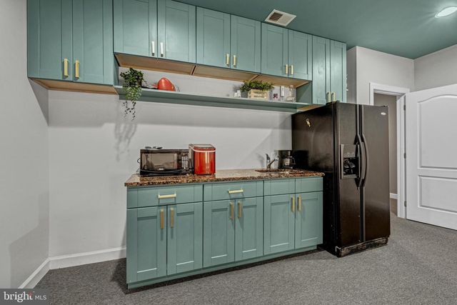 42654 FRONTIER DR, Brambleton, VA 20148