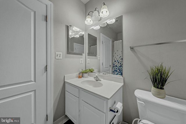 42654 FRONTIER DR, Brambleton, VA 20148