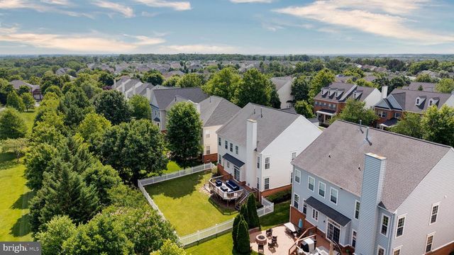 42654 FRONTIER DR, Brambleton, VA 20148
