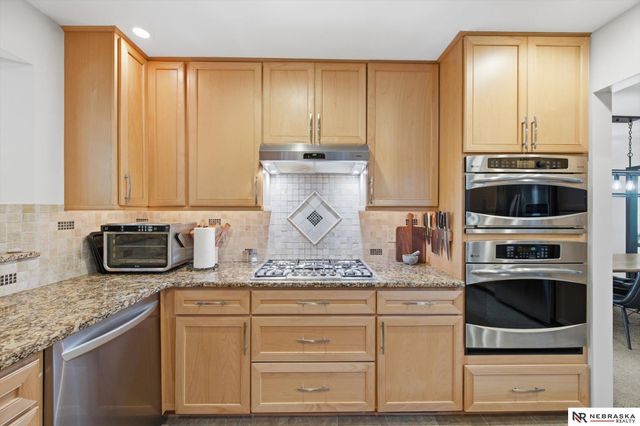1011 Day Drive, Bellevue, NE 68005