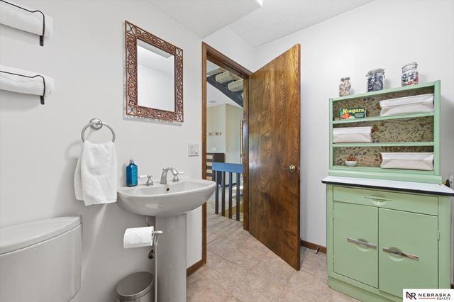 1011 Day Drive, Bellevue, NE 68005