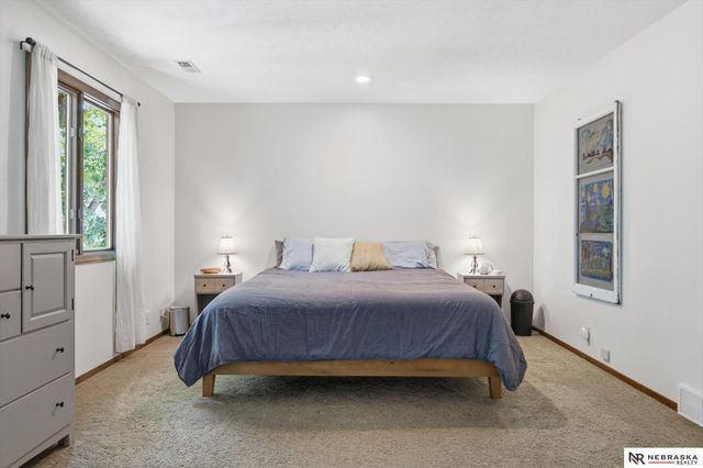 1011 Day Drive, Bellevue, NE 68005