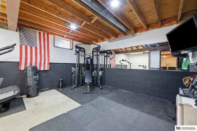 1011 Day Drive, Bellevue, NE 68005