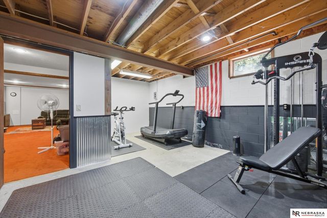 1011 Day Drive, Bellevue, NE 68005