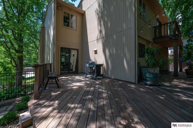 1011 Day Drive, Bellevue, NE 68005
