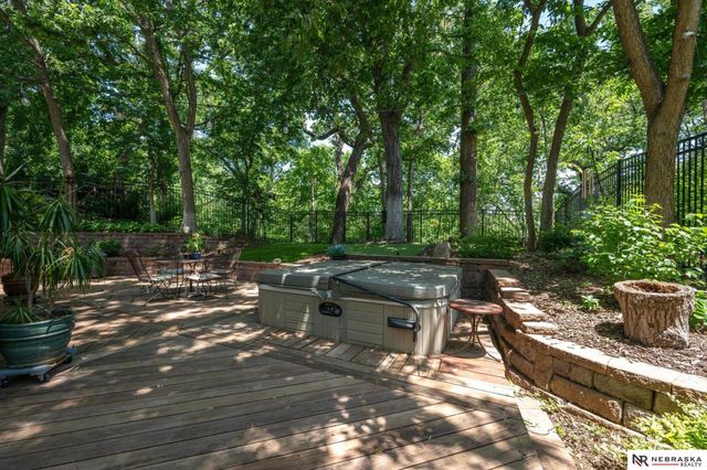 1011 Day Drive, Bellevue, NE 68005
