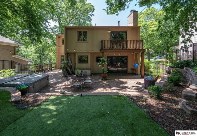 1011 Day Drive, Bellevue, NE 68005