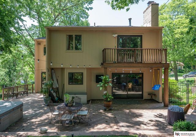 1011 Day Drive, Bellevue, NE 68005