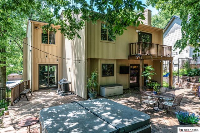 1011 Day Drive, Bellevue, NE 68005
