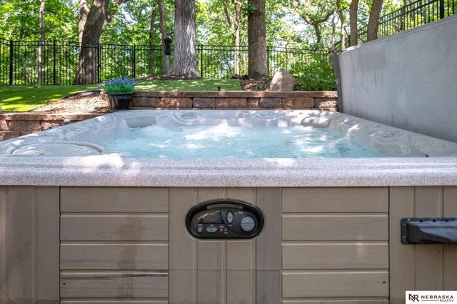 1011 Day Drive, Bellevue, NE 68005
