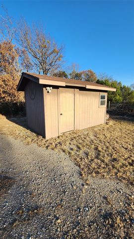 905 Zion Hill Road B, Weatherford, TX 76088