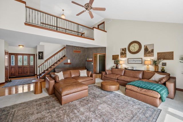 165 Chelsea LANE, Union Grove, WI 53182