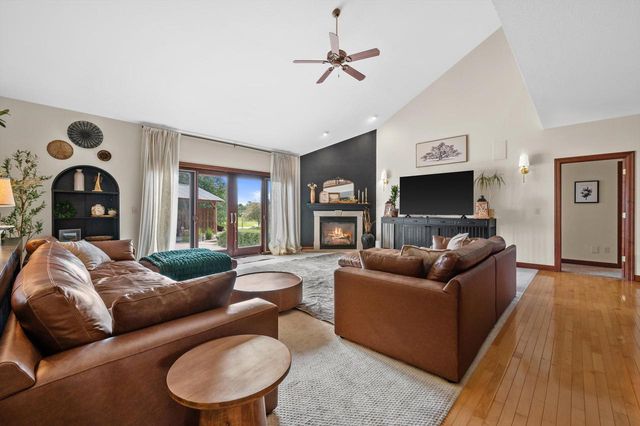 165 Chelsea LANE, Union Grove, WI 53182