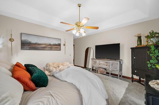 165 Chelsea LANE, Union Grove, WI 53182