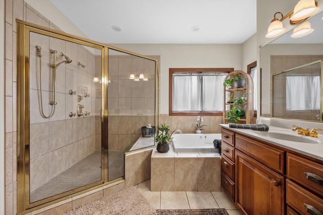 165 Chelsea LANE, Union Grove, WI 53182