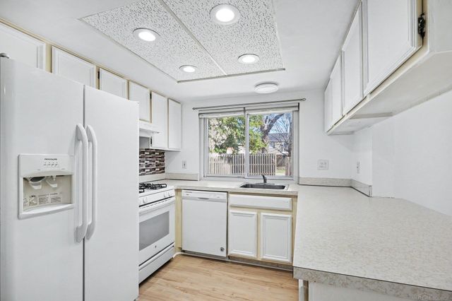 37586 Charter Oaks Boulevard, Clinton Township, MI 48036