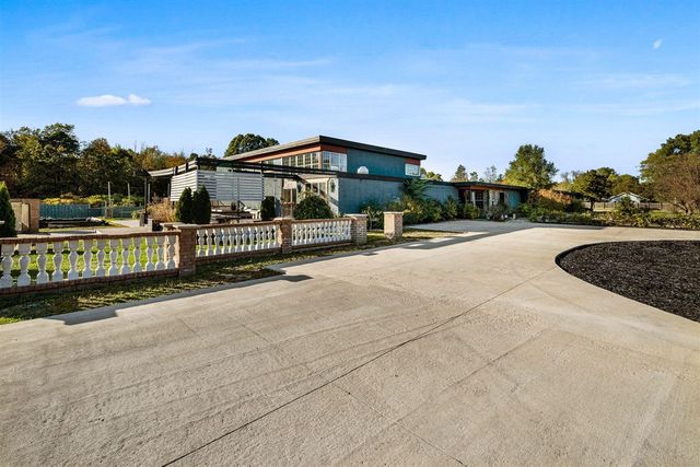 70700 Ironwood Drive, Niles, MI 49120