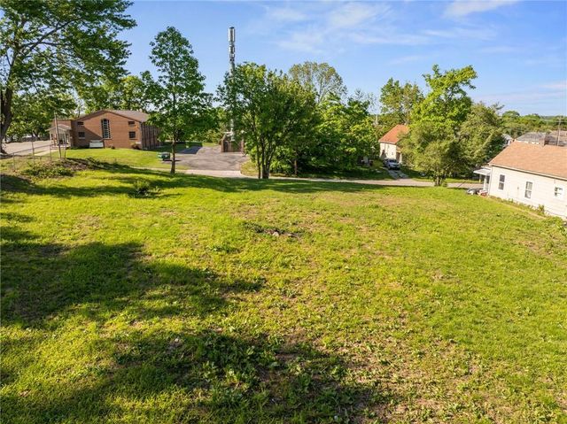 1215 Armstrong Avenue, Kansas City, KS 66102