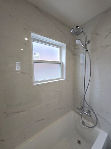 11 Mount Pleasant St 1, Waltham, MA 02452