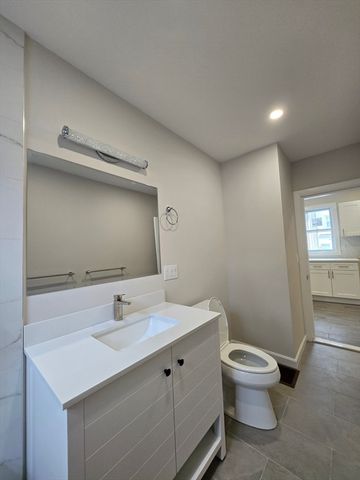 11 Mount Pleasant St 1, Waltham, MA 02452