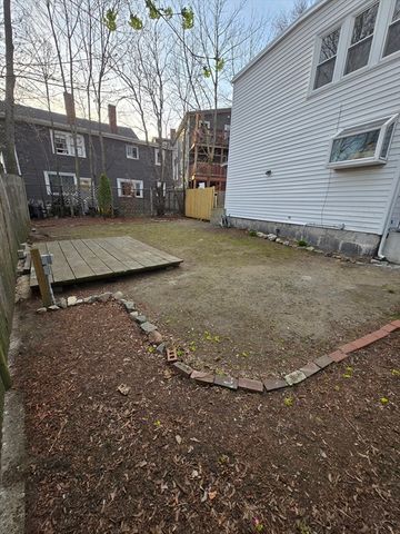 11 Mount Pleasant St 1, Waltham, MA 02452