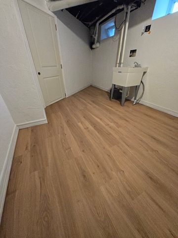 11 Mount Pleasant St 1, Waltham, MA 02452