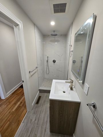 11 Mount Pleasant St 1, Waltham, MA 02452