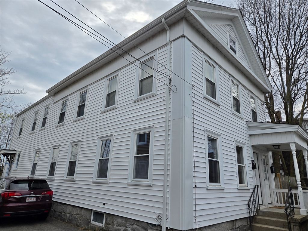 11 Mount Pleasant St 1, Waltham, MA 02452