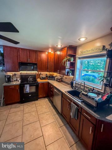 139 BLUE ANCHOR RD, Sicklerville, NJ 08081