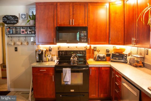 139 BLUE ANCHOR RD, Sicklerville, NJ 08081