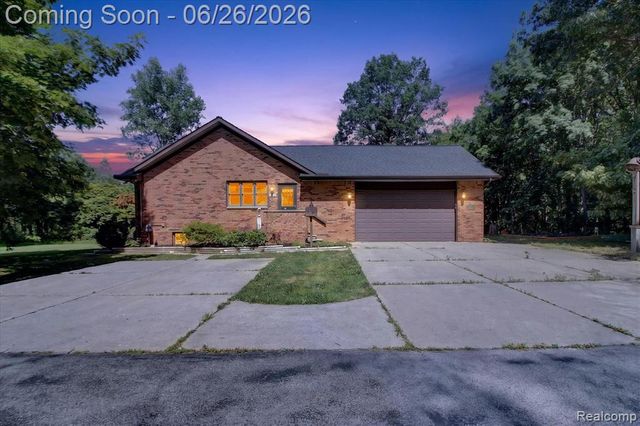 3150 N Otter Creek Road, Monroe, MI 48161