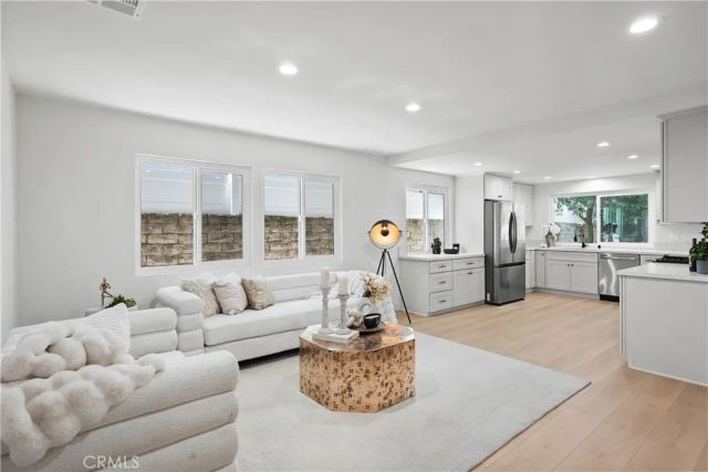 6221 Mammoth, Valley Glen, CA 91401
