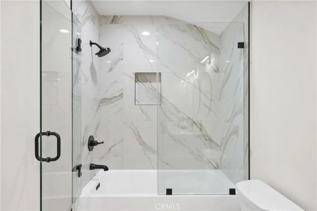 6221 Mammoth, Valley Glen, CA 91401