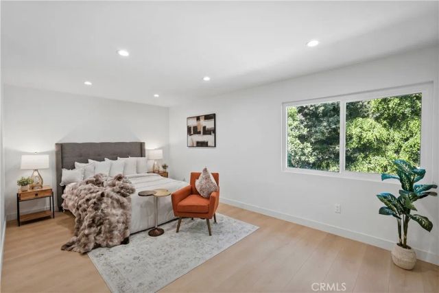 6221 Mammoth, Valley Glen, CA 91401