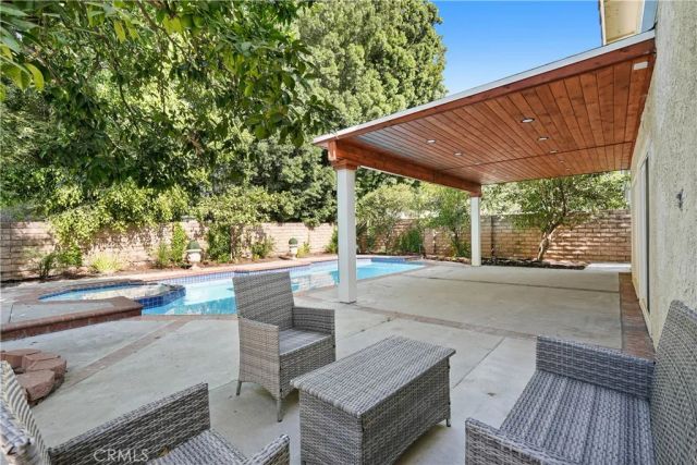 6221 Mammoth, Valley Glen, CA 91401