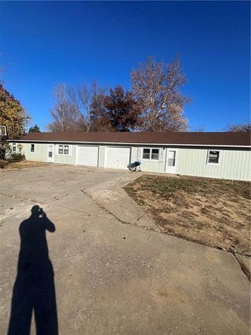 21 SE 130 Road, Warrensburg, MO 64093