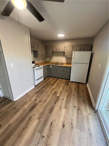 21 SE 130 Road, Warrensburg, MO 64093