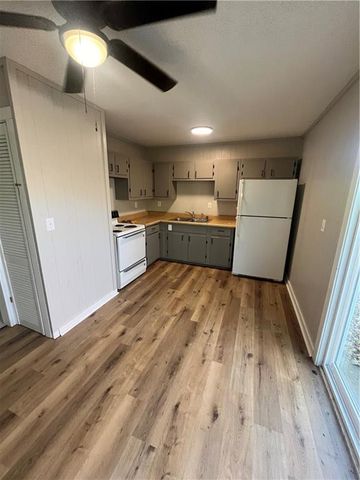 21 SE 130 Road, Warrensburg, MO 64093