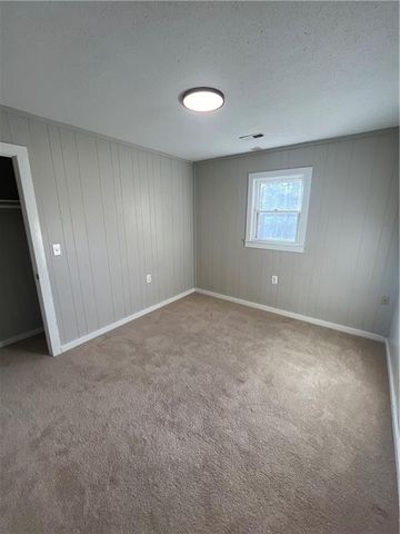 21 SE 130 Road, Warrensburg, MO 64093