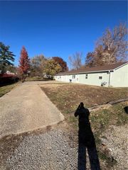 21 SE 130 Road, Warrensburg, MO 64093