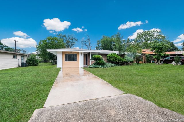 241 Weathercock Ln, Windcrest, TX 78239