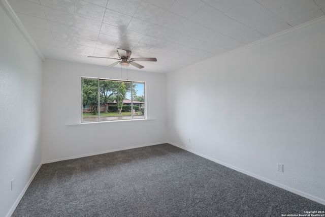 241 Weathercock Ln, Windcrest, TX 78239