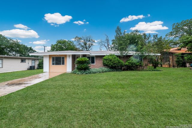 241 Weathercock Ln, Windcrest, TX 78239