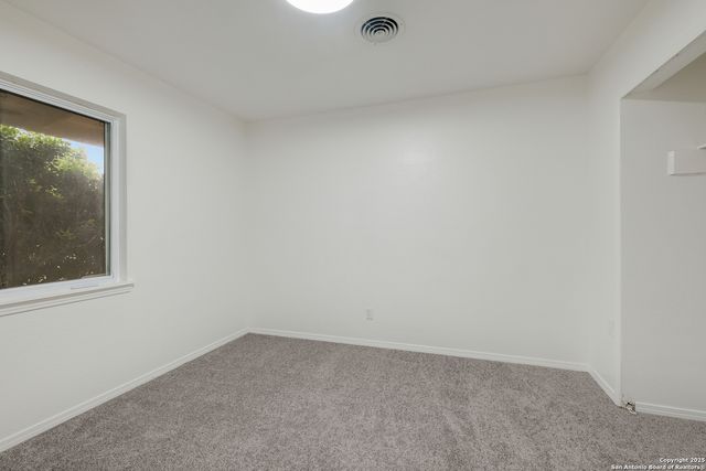 241 Weathercock Ln, Windcrest, TX 78239